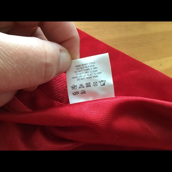 FOOTBALL PLAYER COSTUME HALLOWEEN SZ M QUARTERBACK RED WHITE - Picture 7 of 15